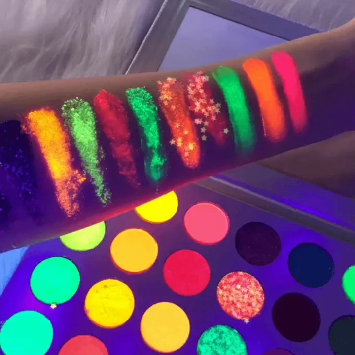 Luminous Eyeshadow Palette (24 Colors)