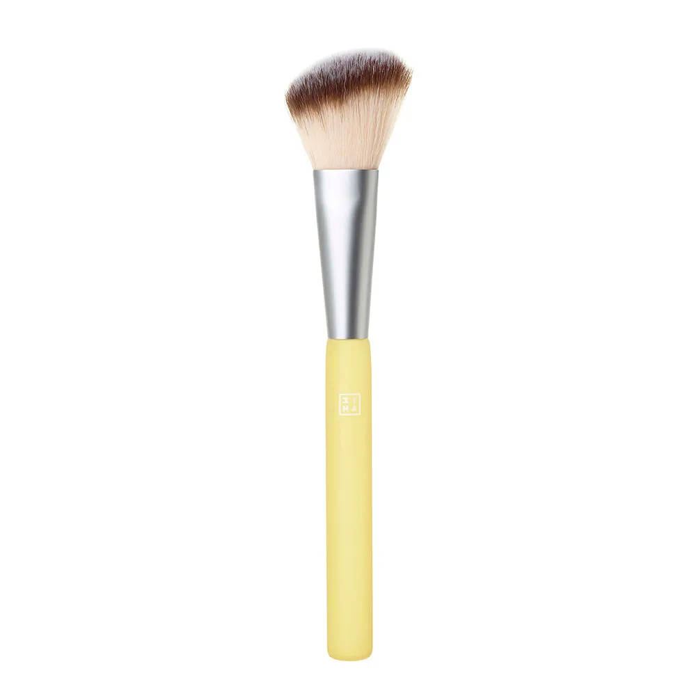 The Angle Blush Brush